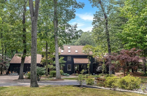 Stevensville House | Luxe Family Retreat Pool & Hot Tub Near Beach