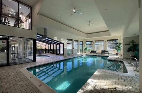 Novi Apartment | Luxury 2BD | DT Novi | 3 Beds | Free Parking