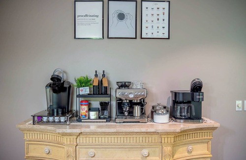 Alto House | Luxury Escape w/Heated Pool, Hot Tub, Arcade, Fire Pit & More!