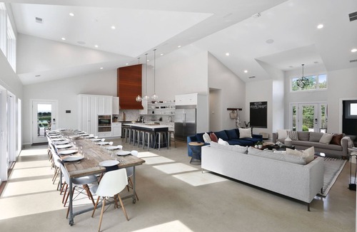 Union Pier House | Luxury Estate with 3 Homes, Pool, Hot Tubs, Basketball/Tennis Court near Lake