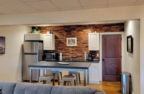 Niles House | Luxury Lakeside Oasis ND Nearby