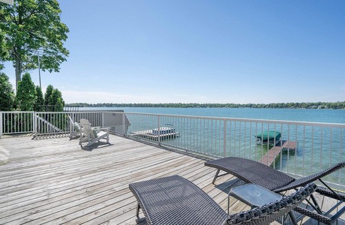 Cassopolis House | Luxury Modern Waterfront Lake House on beautiful Diamond Lake, Michigan!