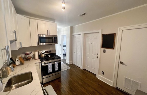 South Shore Condo | Luxury vintage condo close to lakefront, Obama Presidential Center & downtown!