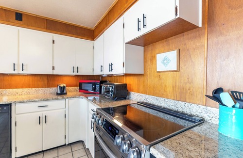 Paw Paw House | Maple Lake Cottage- pet friendly- boat dock