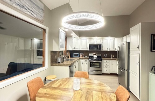 Whitmore Lake House | Marvelous 3-bedroom lake home on Whitmore Lake Ann Arbor~10 minutes away