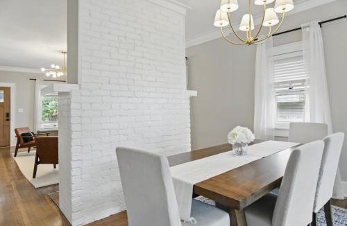 Meridian-Kessler House | MidTown Cozy Cottage