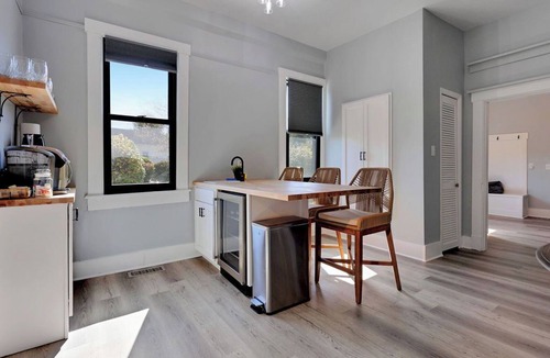 Noblesville House | Miller House-Modern Remodel 2BR Historic Townhome blocks to downtown Noblesville