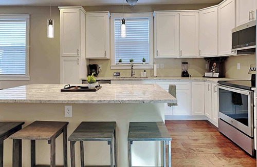 Indianapolis House | Mins to Downtown & Raceway! Rookwood Retreat 1 & 2