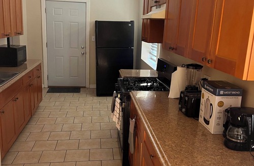 South Shore Apartment | Modern 3BR/2BA South Shore Gem Near Obama Presidential Center