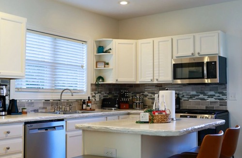 Elkhart House | Modern, cozy, 2 bedroom, 1 bath home in Central Elkhart.