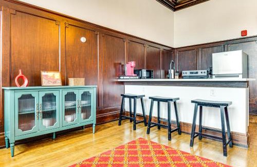 Crawfordsville Apartment | Modern Elegance: Timeless Crawfordsville Studio!