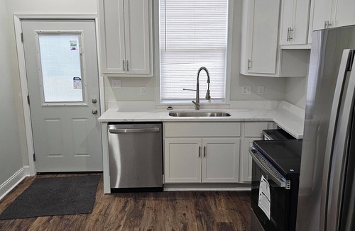 Kennedy King Condo | Modern Indianapolis Retreat 3BR/2.5BA Minutes to Hospitals & Downtown