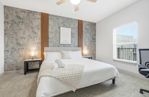 Downtown Indianapolis Apartment | Modern Indy 2BR Free Parking Pool Walk to Lucas Oil & March Madness