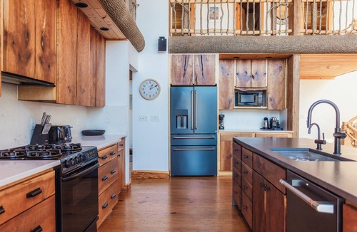 Lakeside House | Modern Living at Lake Michigan: Private Beach Across St, Hot Tub, Guest House