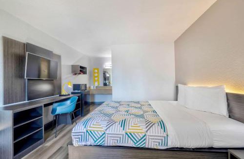 Hammond Hotel | Motel 6-Hammond, IN - Chicago Area
