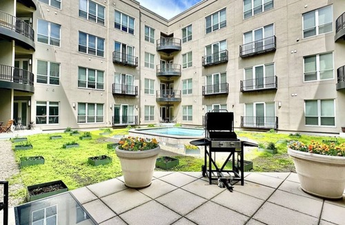 Cole-Noble District Apartment | Multi Unit Downtown Penthouse Suite for 6