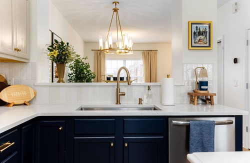 Roseland House | ND Retreat<>Luxury 3 B 3.5 BA Townhome 1.5mi to ND
