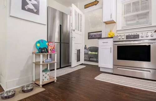 Michigan City House | Near Indiana Dunes & Beaches, House sleeps 8, Yes to Pets, Private backyard