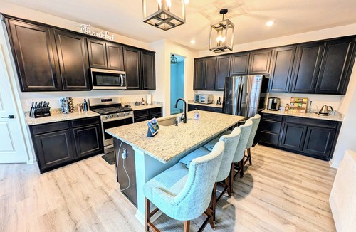Noblesville House | Neat Retreat III: 4 Kings in Heart of Hamilton Co!
