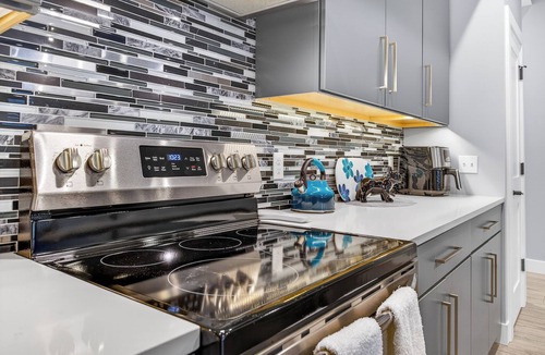 Fennville Apartment | NEW (2024:) Sleeps 12 | Downtown Fennville | Near Saugatuck & Local Beaches