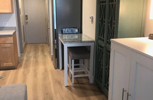 South Haven Condo | NEW! BEACHFRONT LAKE VIEW Lake Michigan Condo-private beach/heated pool/sundeck!