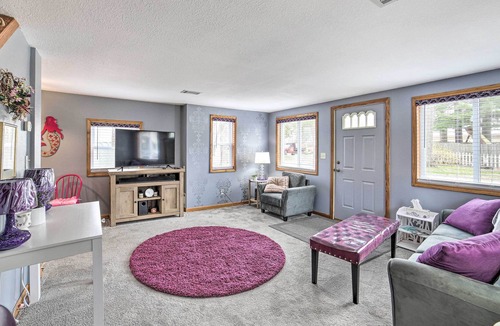 Brooklyn Cottage | NEW! Bright Brooklyn Abode w/ Deck, Grill & Views!