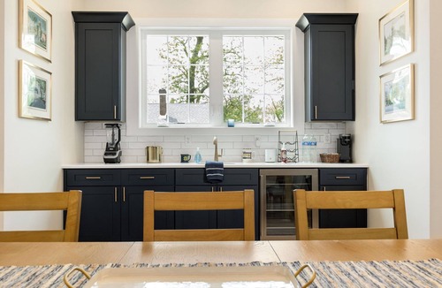 Wooded Estates Apartment | New Build Near Notre Dame 5BR 4.5BA