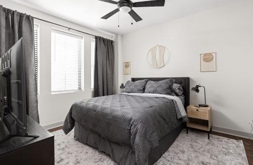 Speedway House | New Downtown Apartment - Next to Motor Speedway