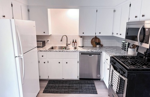 Grand Rapids House | NEW! GR Modern & Updated 2BR Retreat - Sleeps 8, Near Downtown!