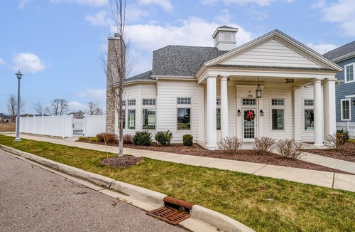 Saint Joseph House | New Harbor Shores House with Bunk Beds, terrance, and Pool!