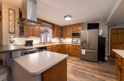 Bangor House | NEW: Kids Lifted PlayHouse! Pool, Hot Tub, SportCourt. Minutes From South Haven.