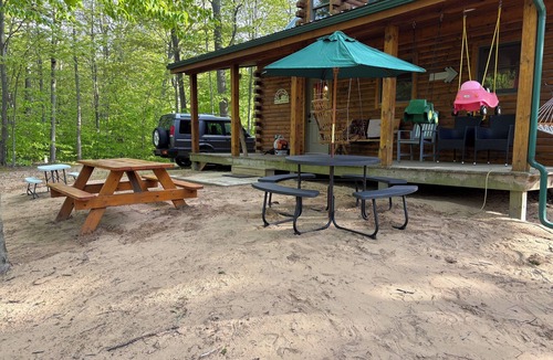 Mears Cabin | New Log Cabin On 3 Wooded Acres, Outdoor Shower, Lake Michigan, Air-Conditioned