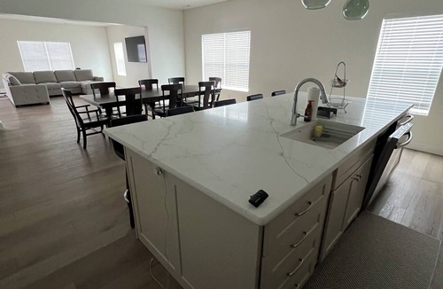 Harters Heights House | New Luxury 4-bedroom house with large 2nd story deck w large entertainment areas
