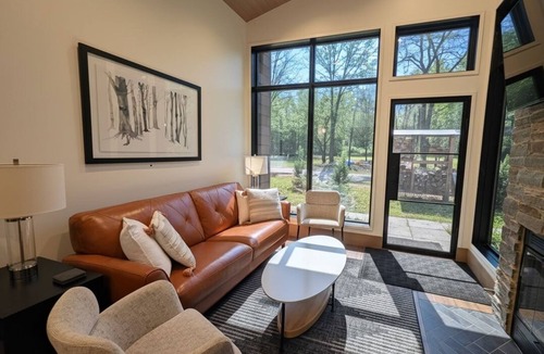 Three Oaks Cottage | NEW Modern Wooded Guest House, Fireplace, Harbor Country, Close to Cherry Beach