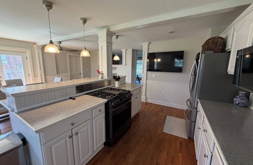 Oxford House | Newly Renovated large 5 bedr/3 bath luxury home in Oxford 1.2 miles from campus.
