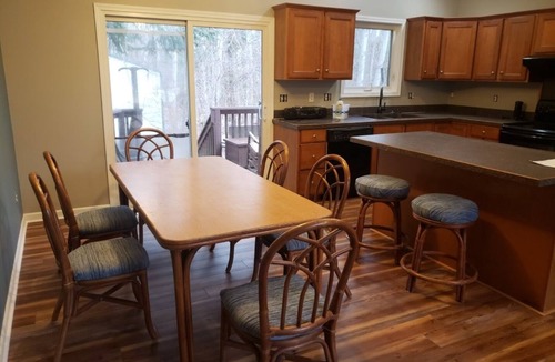 Fennville House | Newly renovated ranch home 8 miles from Saugatuck beaches, orchards & wineries.