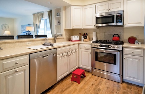 Holland House | Nice Cottage on Lake Michigan with Views and Beach