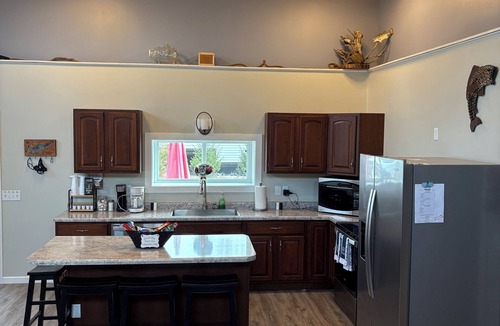 Oak Harbor House | Oak Harbor, OH. Perfect for anglers, birdwatchers and traveler. 4.9m Magee Marsh