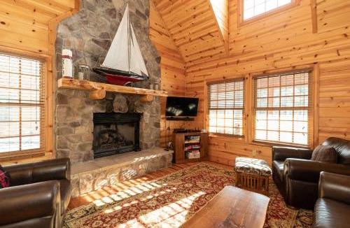 Saugatuck House | Our Get Aweigh - Cabin Retreat - private hot tub - community pool - Goshorn Lake Access