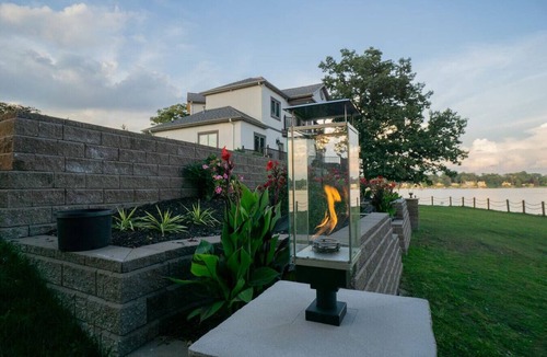 Battle Creek House | Paradise Island the real fantasy Nou'veau riche
