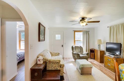 Hudson Lake House | Peaceful Grams Lake Stay Near Notre Dame