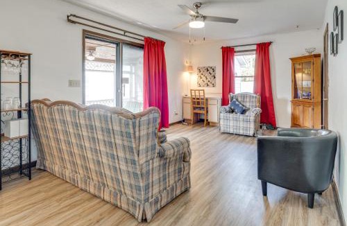 North Terre Haute House | Peaceful 'Lemon Drop Inn' Retreat: 9 MI to ISU