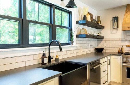 Fennville House | Peaceful, Modern Farmhouse. Premier Host. Minutes From Beach. Dog Friendly.