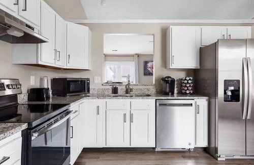 Avon House | Peaceful Suburban Retreat Avon – Spacious & Serene