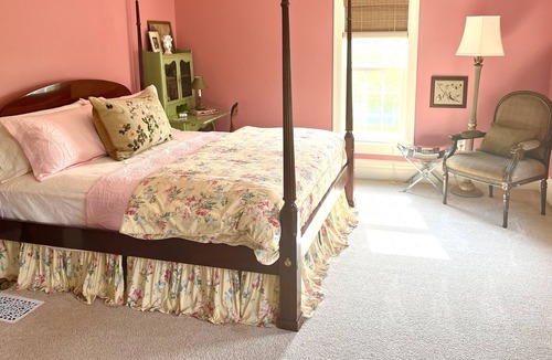 Dowagiac House | Perfect Countryside English Farmhouse on 3 acres with hot tub.