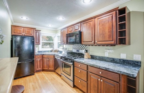 Wooded Estates House | Perfect ND Weekend Space <> 10 Min Walk to Campus