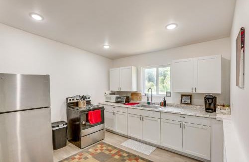 Baldwin House | Pet-Friendly Retreat: Over 3 Acres in Baldwin!