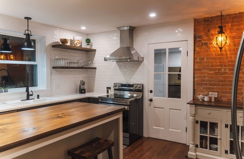 Servia House | Pony Creek Cottage