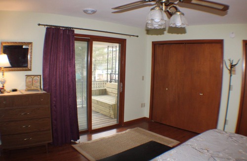 Spring Lake House | Pool House @ Spring Lake Monthly end of August to beginning of September. WOW