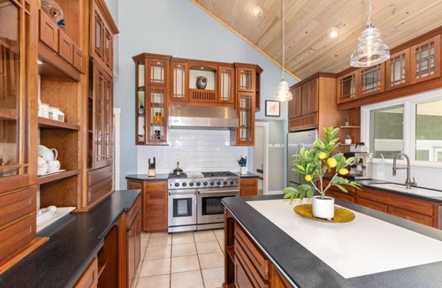 Saugatuck Villa | Private beautiful surrounding hot tub mins to Saug